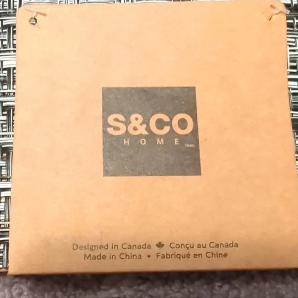 Modern, Chic, Minimalist - S&CO Home Placemat Set of 4 - Basketweave Gray/White